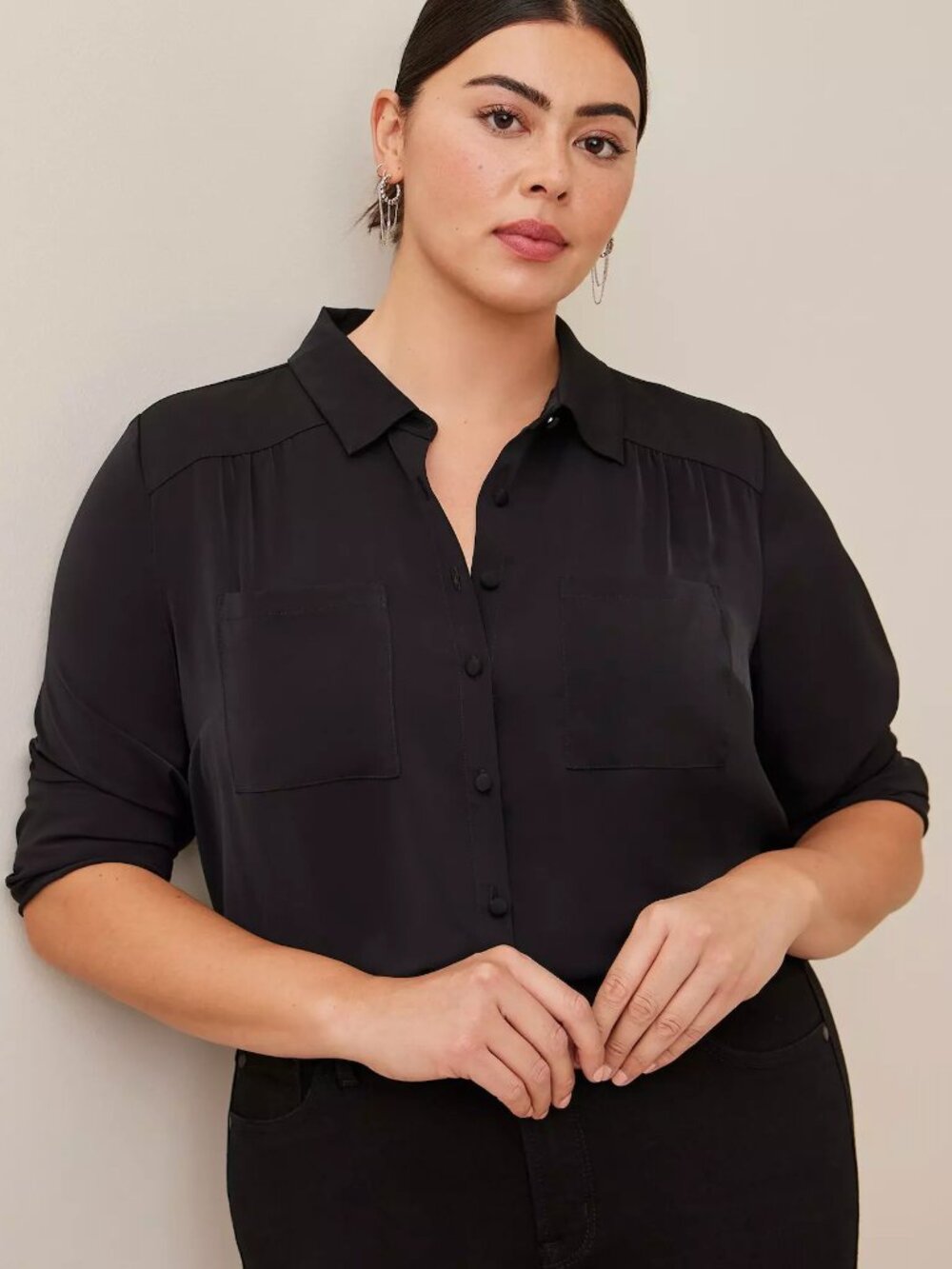 NEW NWT TORRID 1 Plus Size Madison Crepe De Chine Button Front Long Sleeve Black